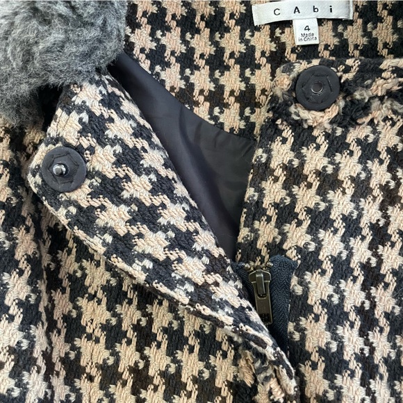 Cabi Houndstooth Mixer Sweater jacket with detachable faux fur collar, 4 - Picture 4 of 11
